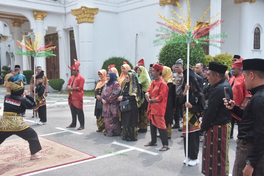 Bupati Bengkalis Ucapkan Tahniah Pelantikan Puan LAMR Bengkalis