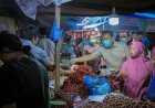 Wawako Pekanbaru Bagikan Masker di Pasar Cik Puan