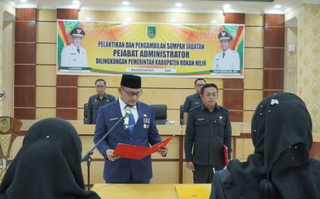 Sekda Rohil Pimpin Pelantikan Pejabat di Tugas Perdananya