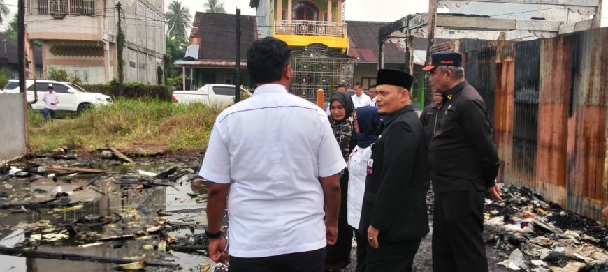 Pemkab Rohil Salurkan Bantuan untuk Warga Terdampak Kebakaran